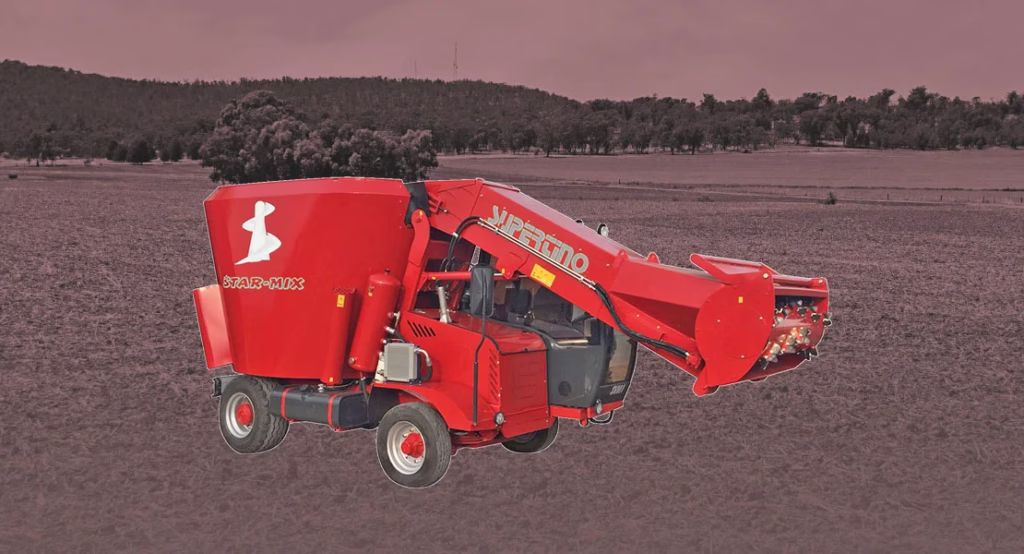 Remorcă tehnologică autopropulsată cu mixer vertical SVM1